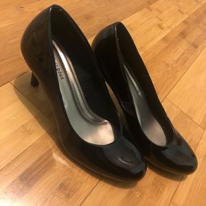 Black Comfort plus Heel